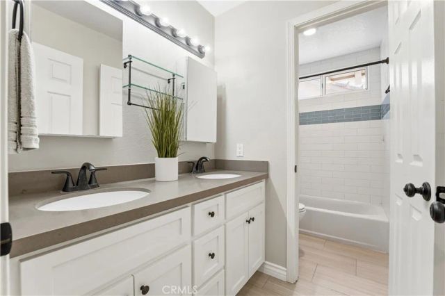 24 Calabria, Lake Forest, CA 92610