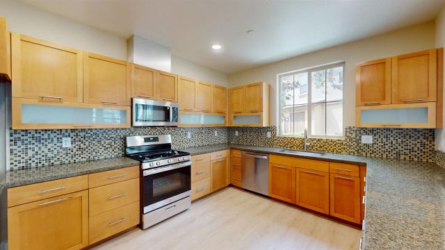 10710 Canyon Grove Trl 31, San Diego, CA 92130