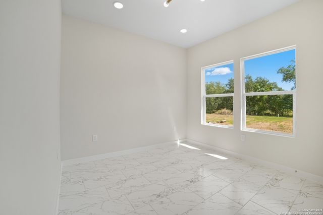 16724 Tapatio St, Atascosa, TX 78002