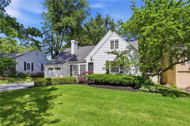 5427 Canterbury Road, Fairway, KS 66205