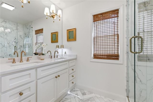 5427 Canterbury Road, Fairway, KS 66205