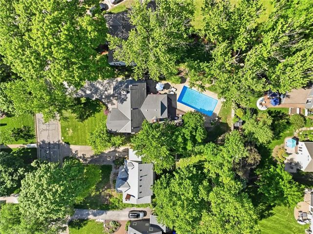 5427 Canterbury Road, Fairway, KS 66205