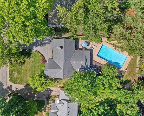 5427 Canterbury Road, Fairway, KS 66205