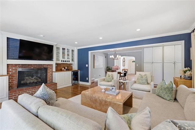 5427 Canterbury Road, Fairway, KS 66205