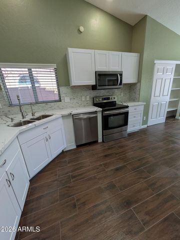 3121 W FRANKFURT Drive, Chandler, AZ 85226