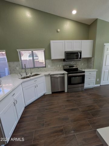 3121 W FRANKFURT Drive, Chandler, AZ 85226