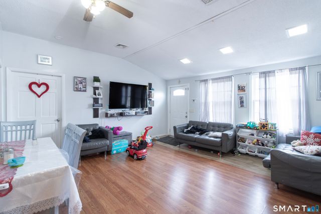 296 East Main Street, Clinton, CT 06413