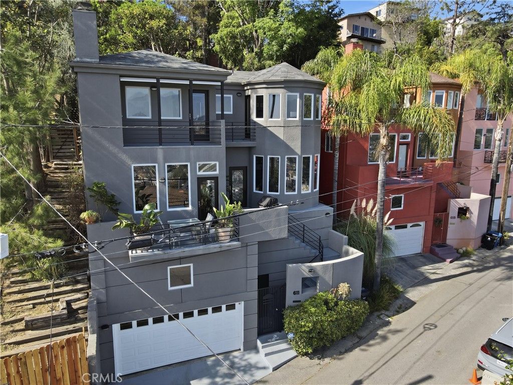 Image 1 of property listing at 611 Cross Avenue, Los Angeles, CA 90065