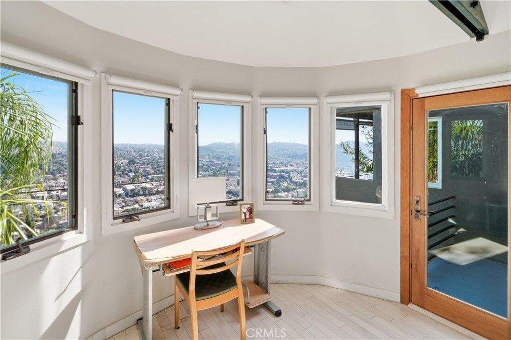 Image 15 of property listing at 611 Cross Avenue, Los Angeles, CA 90065