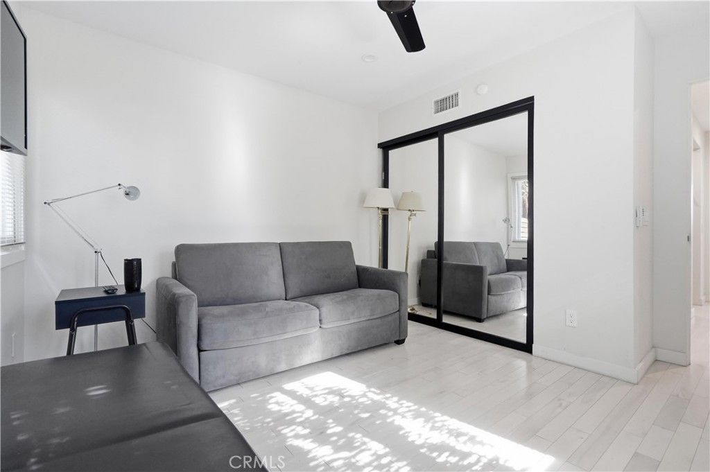 Image 23 of property listing at 611 Cross Avenue, Los Angeles, CA 90065