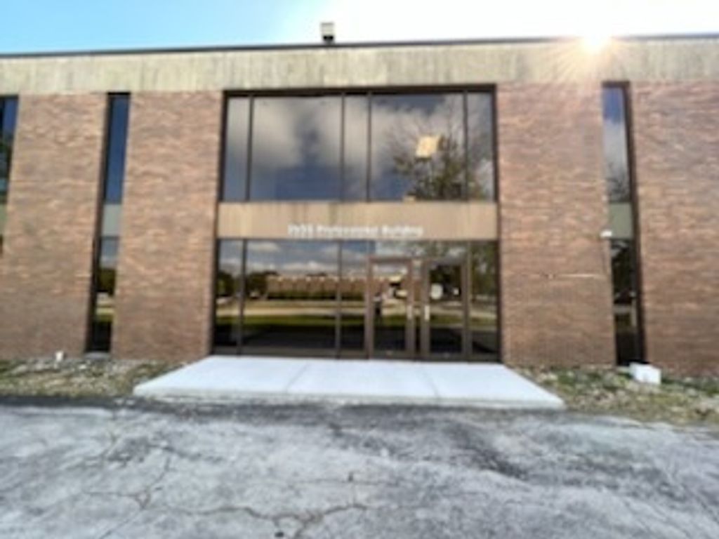 2555 W Lincoln Highway 104, Olympia Fields, IL 60461