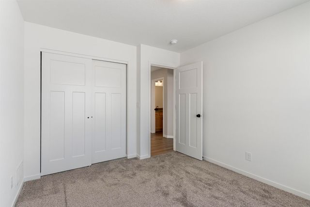 1427 Sandstone Lane, Cedar Falls, IA 50613
