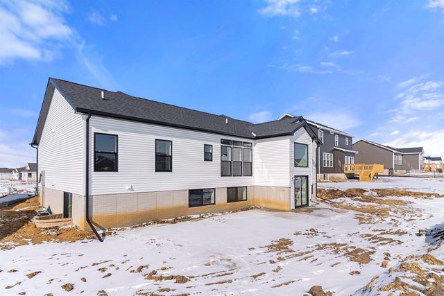 1427 Sandstone Lane, Cedar Falls, IA 50613