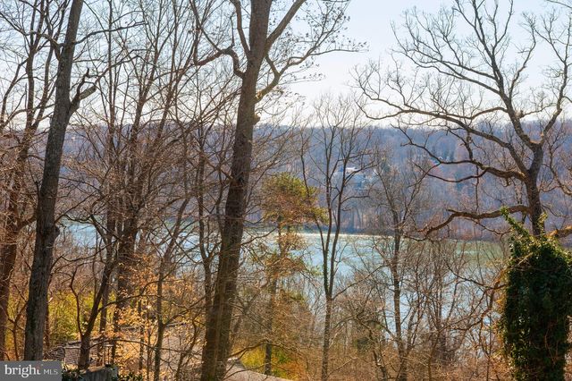 5124 WISSIOMING RD, Bethesda, MD 20816