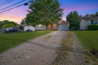 726 Shelton Cir, Clarksville, TN 37042