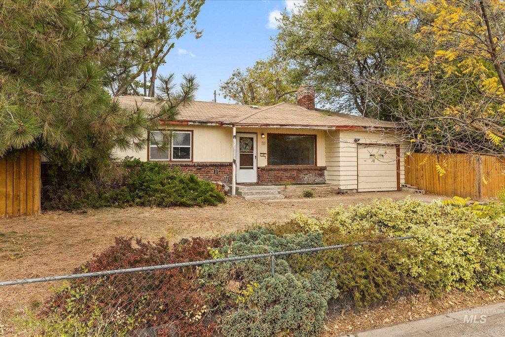 7609 W Cambridge Dr, Boise, ID 83704 photo 2