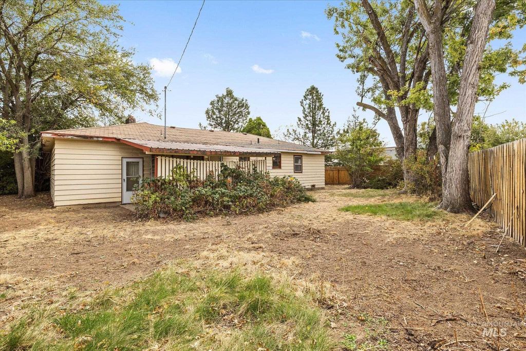 7609 W Cambridge Dr, Boise, ID 83704 photo 4