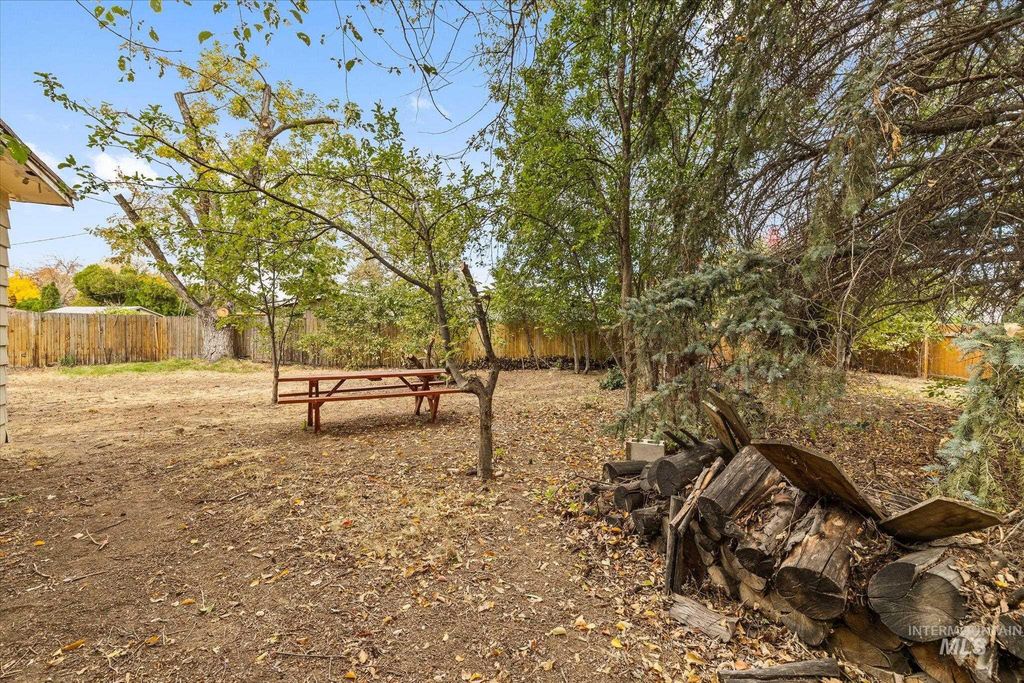 7609 W Cambridge Dr, Boise, ID 83704 photo 5