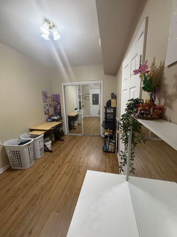 7638 W 61st Place, Summit, IL 60501