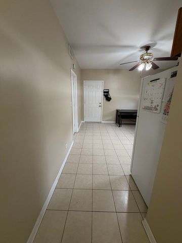 7638 W 61st Place, Summit, IL 60501