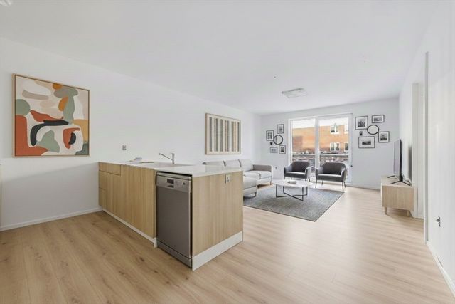 1035 Commonwealth Ave 506, Boston, MA 02215