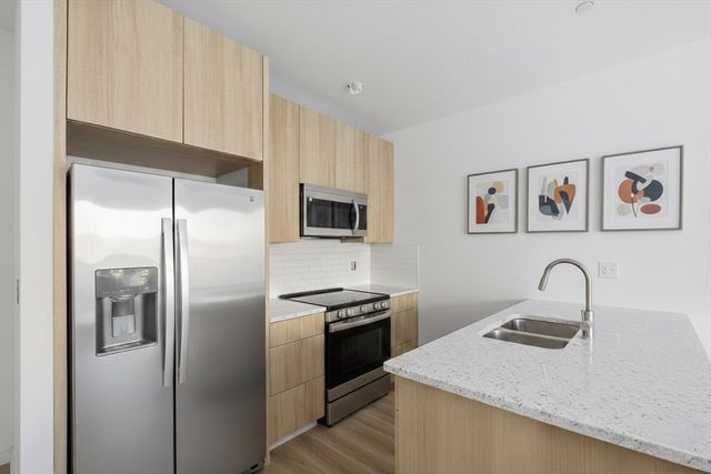 1035 Commonwealth Ave 506, Boston, MA 02215