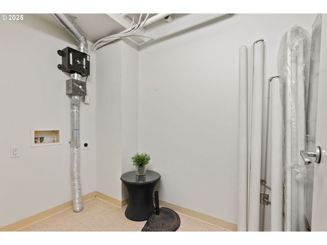 1310 Nw NAITO Pkwy 105, Portland, OR 97209