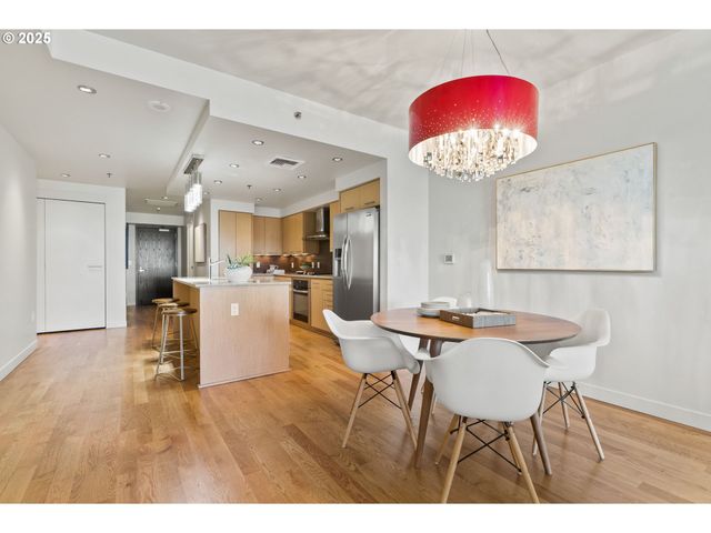 1310 Nw NAITO Pkwy 105, Portland, OR 97209