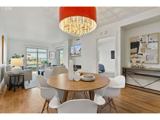 1310 Nw NAITO Pkwy 105, Portland, OR 97209