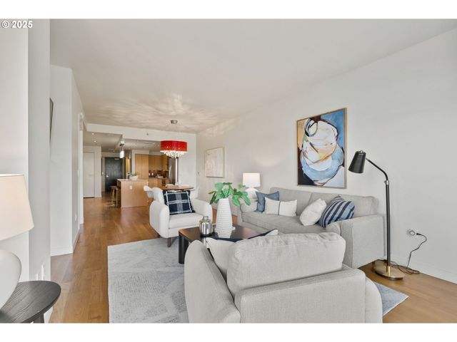 1310 Nw NAITO Pkwy 105, Portland, OR 97209