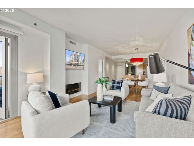 1310 Nw NAITO Pkwy 105, Portland, OR 97209