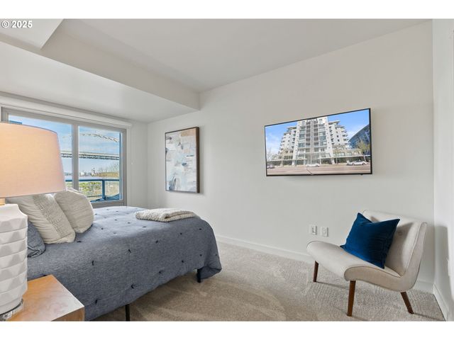 1310 Nw NAITO Pkwy 105, Portland, OR 97209