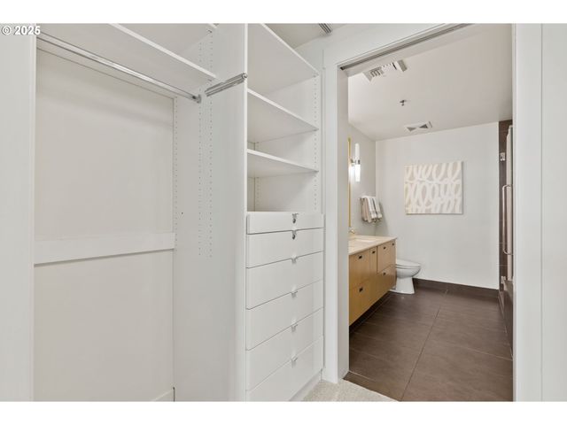 1310 Nw NAITO Pkwy 105, Portland, OR 97209