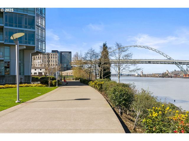 1310 Nw NAITO Pkwy 105, Portland, OR 97209