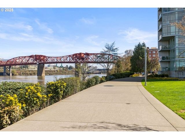 1310 Nw NAITO Pkwy 105, Portland, OR 97209