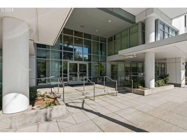 1310 Nw NAITO Pkwy 105, Portland, OR 97209