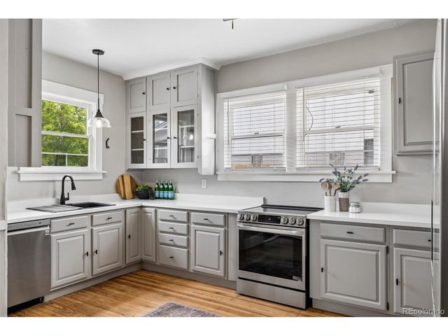 2984 S Delaware St, Englewood, CO 80110