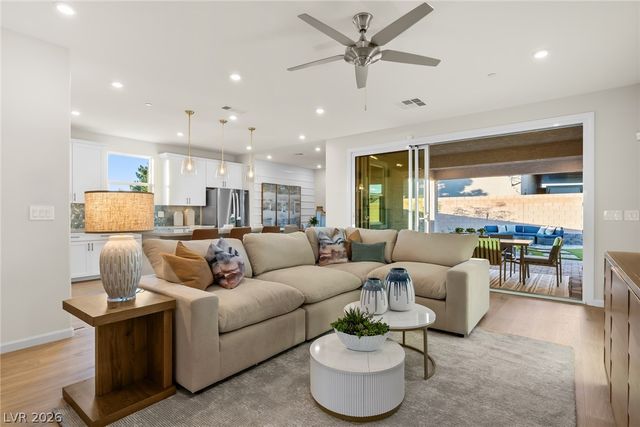 3896 Blooming Orange Avenue, Las Vegas, NV 89141
