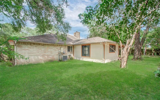 7022 Foxbrook Drive, Humble, TX 77338