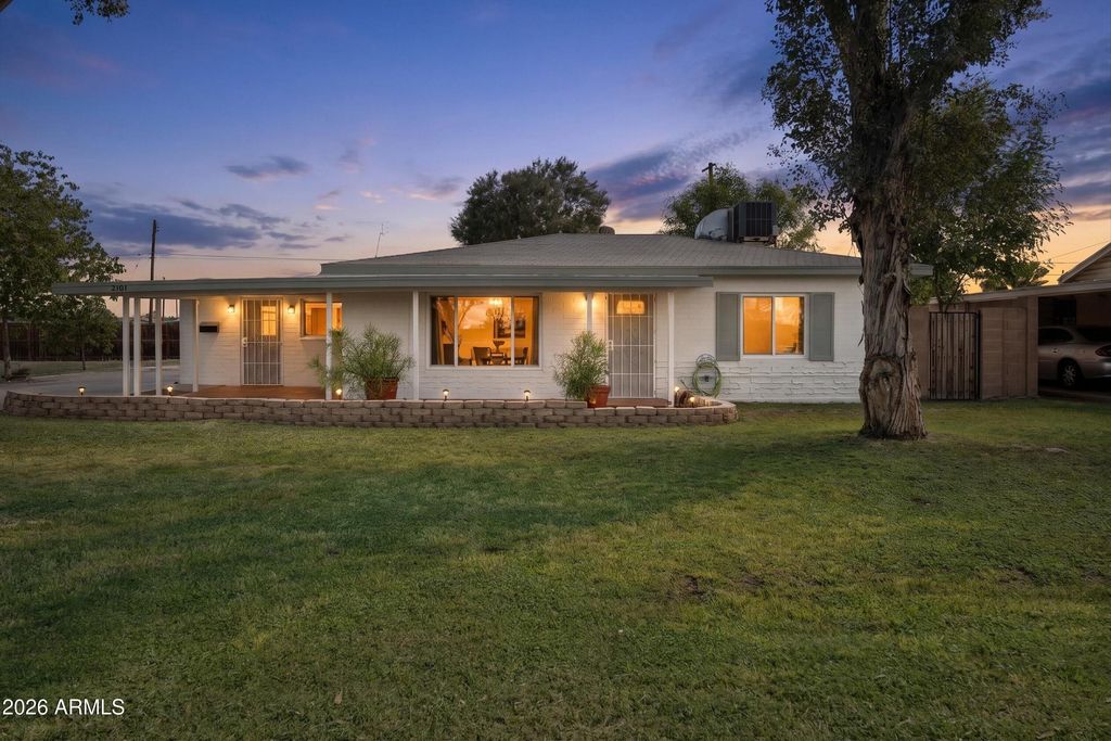 2107 W Minnezona Avenue, Phoenix, AZ 85015 — exterior