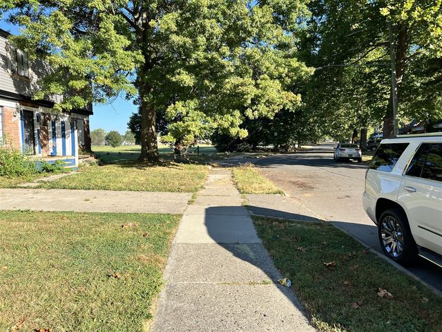 9151 Mansfield Street, Detroit, MI 48228