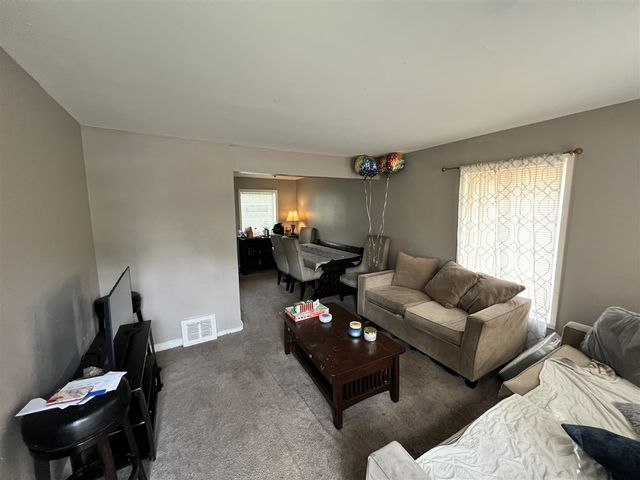 9151 Mansfield Street, Detroit, MI 48228