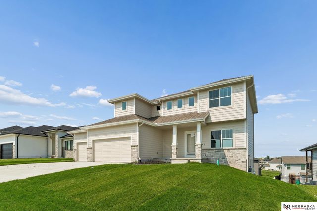 12104 S 109th Street, Papillion, NE 68046