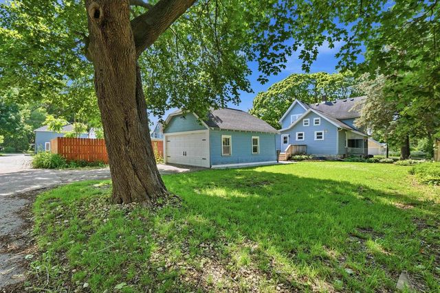 1008 Giles Street, Stoughton, WI 53589