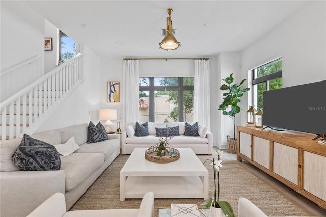 218 PARK LAKE STREET 8, Orlando, FL 32803