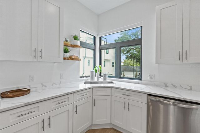 218 PARK LAKE STREET 8, Orlando, FL 32803