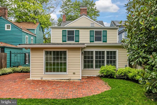 16 W DELAWARE AVE, Pennington, NJ 08534