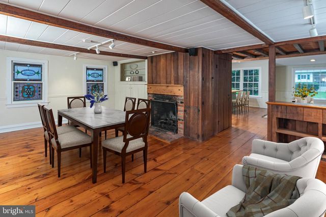 16 W DELAWARE AVE, Pennington, NJ 08534