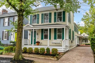 16 W DELAWARE AVE, Pennington, NJ 08534