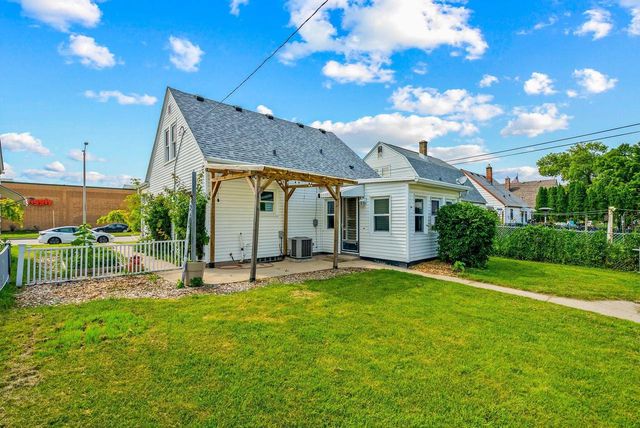 3218 S Chase AVENUE, Milwaukee, WI 53207